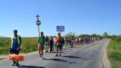 Orădenii parcurg peste 160 de km pe jos la pelerinajul de la Sighetu Marmației