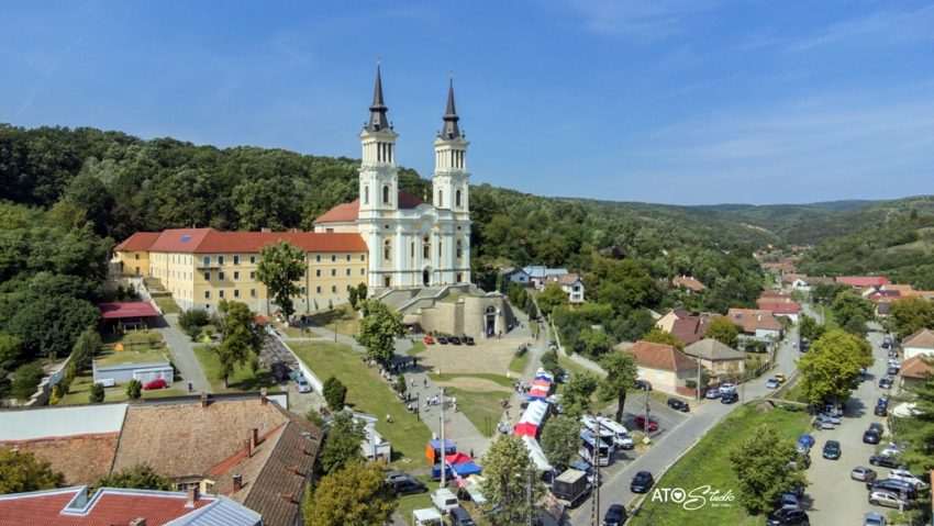 Sute de orădeni la pelerinajul de la Maria Radna