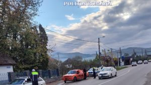 Reţinuţi după ce au încercat să mituiască un poliţist rutier