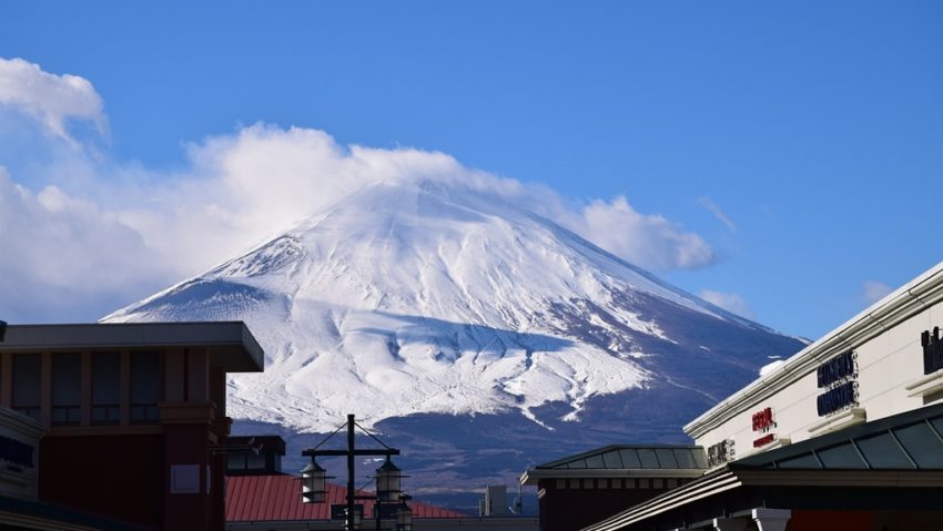 Ninge tot mai târziu pe Muntele Fuji