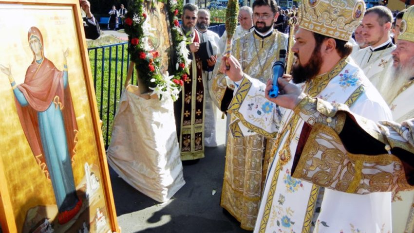 Scandal la Episcopia Sălajului! Episcopul Petroniu a fost suspendat din funcție