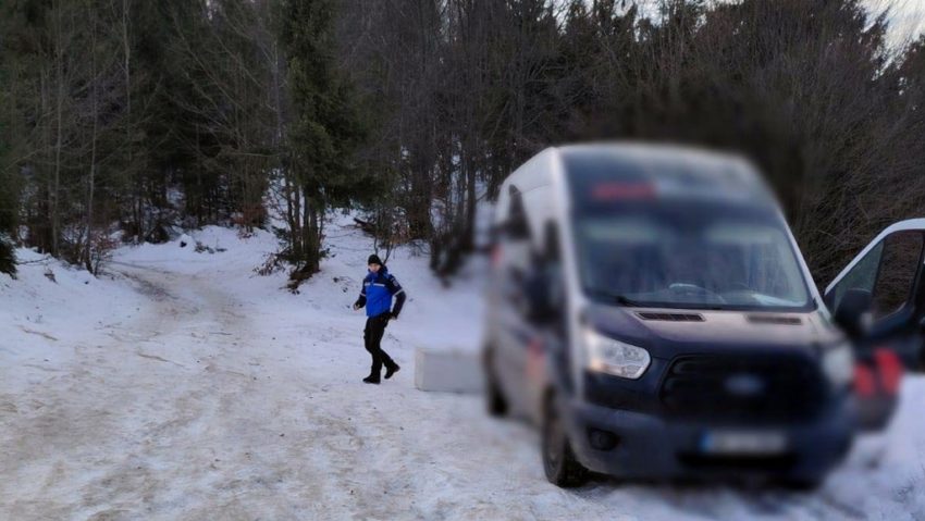 Amendă de 10.000 de lei pentru un frigider aruncat în pădure