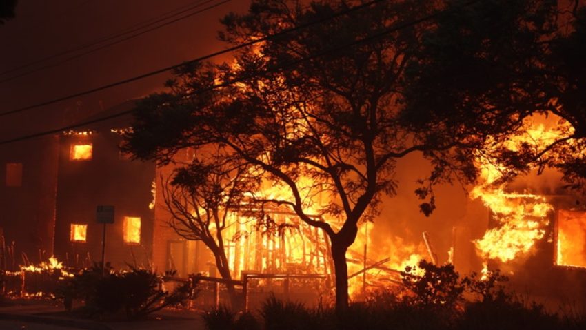 Incendii violente în zona Los Angeles