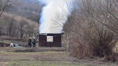 Bărbat carbonizat în propria casă