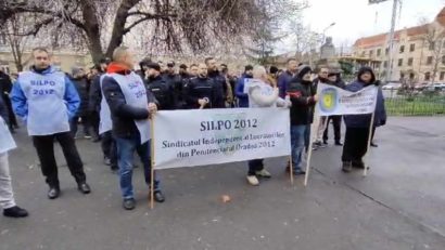 Protest: Peste 250 de polițiști bihoreni cer renunțarea la tăierile salariale