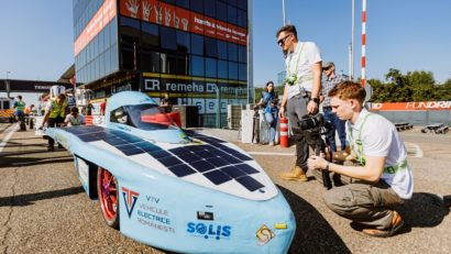 Studenții realizează un vehicul solar prin proiectul Solis | FOTO