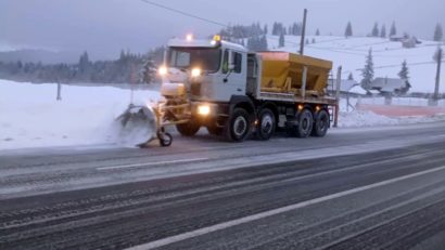 Trafic în condiţii de iarnă în Pasul Tihuţa